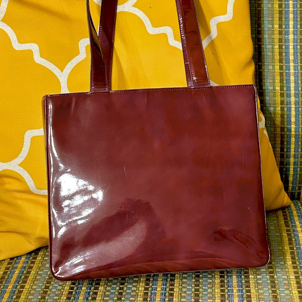 Chanel Authentic Bordeaux Red Chanel Letter Logo Patent Leather Tote - Picture 4 of 15